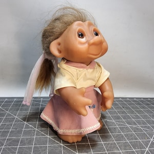 1985 Puppe Thomas Dam Original rosa Pudel Vintage Rock braun gemustert helles Haar