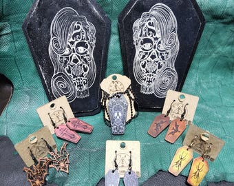 8 gelaserde metalen gothic sieraden kistafdrukken suikerschedelkunst spinnen schedels kruis