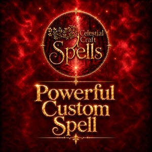 Può includere: Un grafico digitale con uno sfondo rosso intenso e fumoso, con un emblema circolare contenente la sagoma di un albero dorato e il testo Celestial Craft Spells. Sotto l'emblema, il testo Powerful Custom Spell è scritto in lettere dorate.