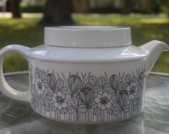 Vintage Arabia Finland Krokus Esteri Tomula Design Black and White Teapot Tea Pot and infuser 1978 1970's 70's