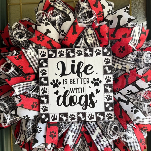 Dog Wreath/Love Dogs Wreath/Everyday Door Wreath/ Dog Decor/Free Shipping