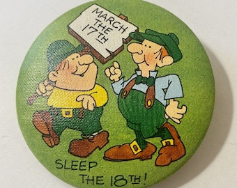 Hallmark Vintage 1979 St Patricks Day Button March the 17th Brooch Pin