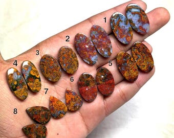 Hungarian agate gemstone are pried for their striking banded patterns