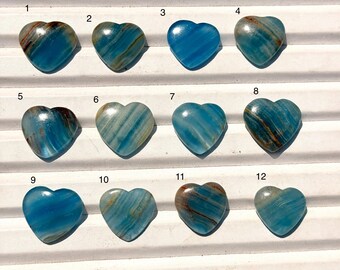 Gema de ónix azul natural en forma de corazón / Piedra de bolsillo de cristal pulido, decoración