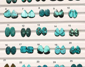 Par de gemas de turquesa natural / Cabujones a juego de color azul verdoso para la fabricación de joyas
