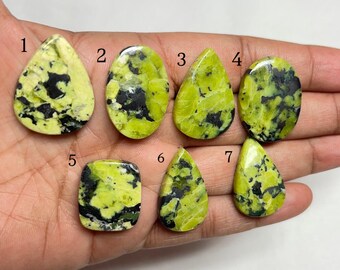 Cabujón de lazardita natural: forma mixta, pulido liso, parte posterior plana para la fabricación de joyas.