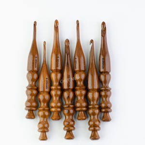 Handmade Wooden Crochet Hooks Set of 7 | Set 4mm to 10mm and Crochet Hooks Organizer Storage Various Sizes hooks Engraved with Sizes