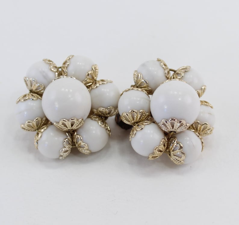 Vintage Signed Japan White Goldtone Filigree Wedding Bridal Plastic Beaded Cluster Clip On Earrings