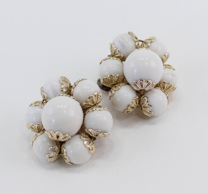 Vintage Signed Japan White Goldtone Filigree Wedding Bridal Plastic Beaded Cluster Clip On Earrings
