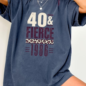 T-shirt 40 & Fierce 1986 / Accenti leopardati, maglietta di compleanno