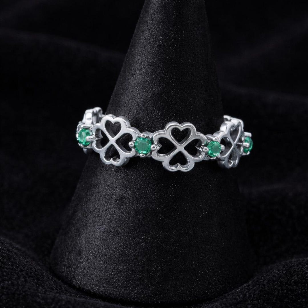 Clover Heart Emerald Green Stone Ring in 925 Sterling Silver | Lucky ...