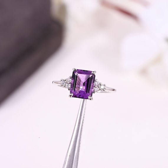 Astrologia: Desapegos de Fevereiro para um Março de Brilho Intenso