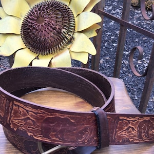 Wilderness Scene belt, Bear Belt, Brown Leather Belt, Men’s Belt, Women’s Belt, Cowboy, Handmade Leather Belt, Work Belt, Genuine Leather.