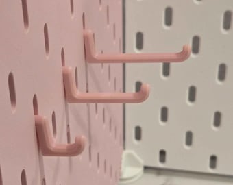 Artist Alley crochets pour panneaux perforés | Grille modulaire pour impressions artistiques, épingles et breloques