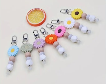 Beaded Keychain -Daisy Pendant Key Chain -Bag Pendant Ornament-Affordable Gift-Student Gift