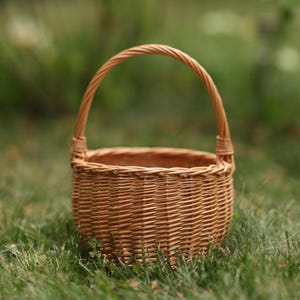 Wicker flower girl basket,Rustic flower girl basket,Wedding flower basket,Natural wicker basket,Small flower basket,Woven flower girl basket
