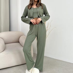 Ensemble lounge confortable pour femme pyjama en coton côtelé trois pièces haut cardigan et pantalon Vêtements de nuit confortables Tenue d&#39;intérieur minimale Cadeau pour elle