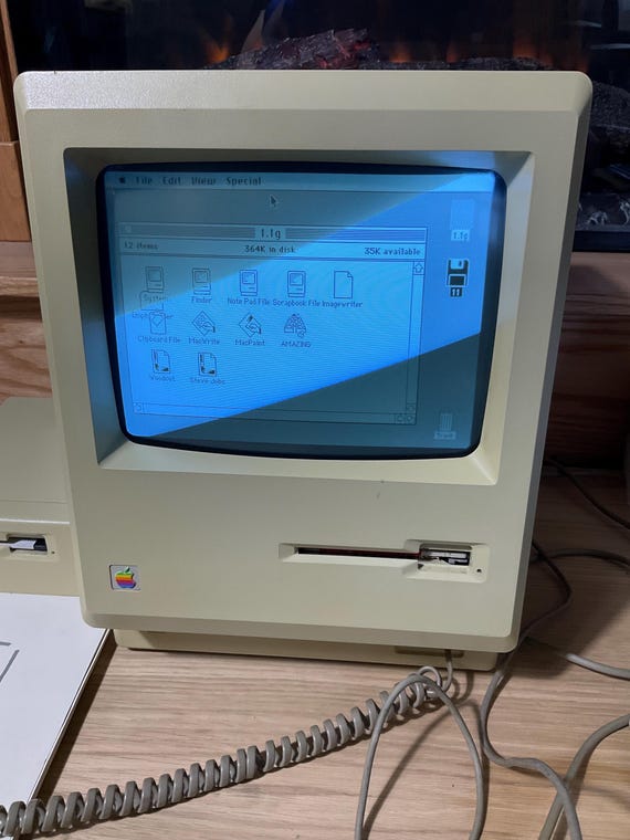 パソコン　アップル Original and Complete 1984 Apple Macintosh 128K Computer