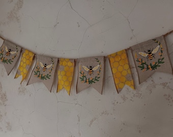 Rustic Bee and Honeycomb Garland / Bee / Spring Flowers / Bee Banner / Honeycomb / Summer Garland