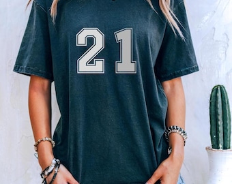 Anpassad fotbollströja i komfortfärger: Y2K-lagströja för universitet, t-shirt med namn och nummer i vintagestil, t-shirt för collegematchdag