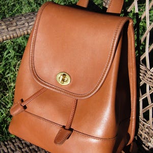 バッグ Vintage Coach Classic Backpack Tan USA Refurbished Vintage Coach British Tan Leather Backpack