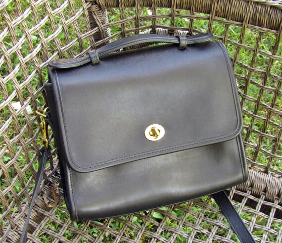 Courrèges Loop Leather Bag - Navy