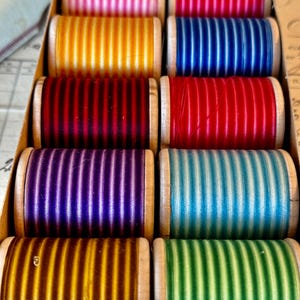 LoVeLy ViNtaGe full original box of Cartier-Bresson Paris France Cotton Variegated Thread