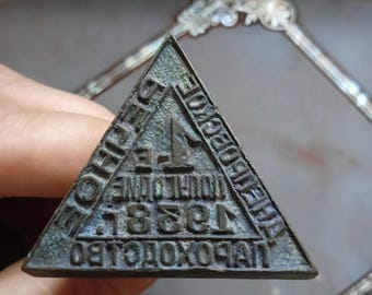 Raro sigillo sovietico in bronzo del 1938, antico sigillo triangolare in cera della Dnepr River Shipping Company, cimelio marittimo prebellico dell'URSS da collezione.