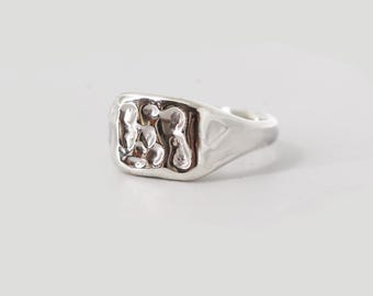 MELTED SIGNET RING