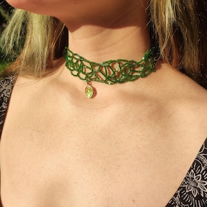 Elven Green Beaded Choker Necklace – Fantasy Lace Jewelry – Handmade Forestcore Gift – Fairycore Witchy Necklace