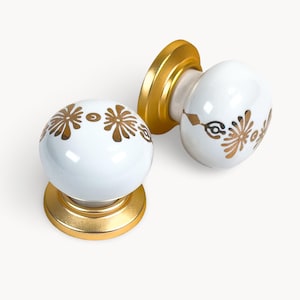 Bouton d'armoire blanc ZERRA – Or et porcelaine | Fleur | Fait main | Cuisine | Tiroir | Commode | Meubles | Belnua