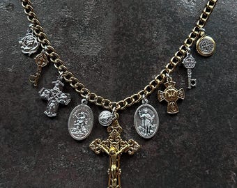 Collar con dije de crucifijo de San Benito y la Virgen María, cadena de acero inoxidable dorado