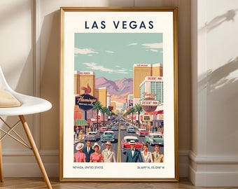Könnte beinhalten: Ein gerahmtes Reiseplakat im Vintage-Stil von Las Vegas, Nevada. Das Kunstwerk zeigt eine Straßenszene mit klassischen Autos, Palmen und ikonischen Gebäuden wie dem Flamingo und dem Desert Inn. Das Poster hat einen goldenen Rahmen und den Text "LAS VEGAS".