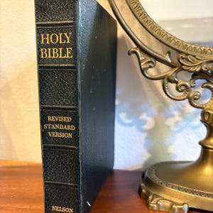 Holy Bible Revised Standard Version Nelson