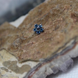 Neometal Titanium Flower Gem 1.5mm