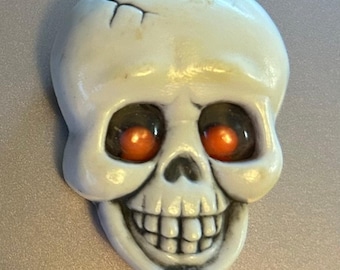 1982 Vintage Halloween Skeleton Skull with moving orange Eyes Lapel Pin