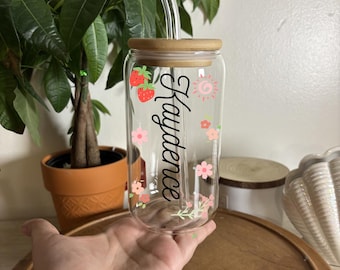 Sunshine-aardbeienbeker met bamboedeksel en glazen rietje Schattig fruit ijskoffiekop Esthetisch koffieglas cadeau Aangepast cadeau voor haar
