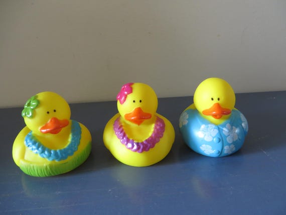 Hawaiian Rubber Duck: Floral Shirt, Lei - Gag Gift