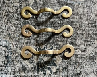 Antique Brass Bottle Suspension Hooks Set of 3 | US Pat 2,026,950 | E.J. Miller 1936 | Hanging Vessel Jug Demijohn Hardware | Rare Patented