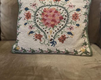 Vintage Rose Floral Medallion Needlepoint Pillow 13x12"ΕΛΛΗΝΙΚΟΝ Handmade Greece