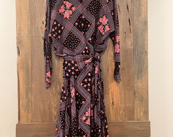 1980s Saks Fifth Avenue Floral Diamond Print Midi Dress | Dolman Sleeve | USA Made | Size 8