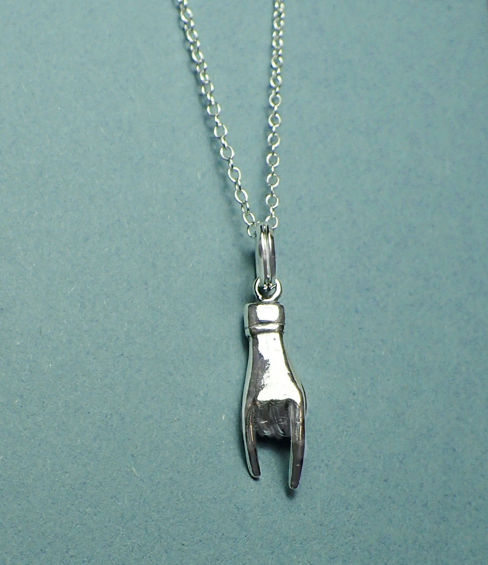 Italian Good Luck Hand Sign Necklace Charm Pendant Cable Chain Etsy