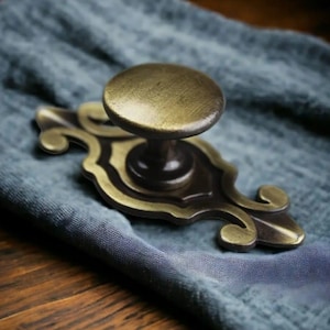 Antique Brass Drawer Knob Handle | Vintage Metal Cabinet Pull | Rustic Luxury Furniture Knob for Dresser, Cupboard, Wardrobe