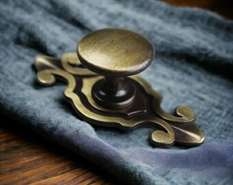 Antique Brass Drawer Knob Handle | Vintage Metal Cabinet Pull | Rustic Luxury Furniture Knob for Dresser, Cupboard, Wardrobe