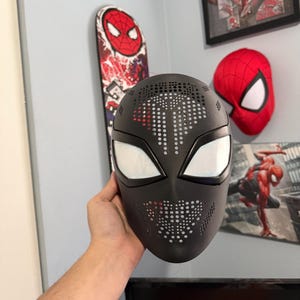 Spiderman Face Shell – Magnetic Lenses, Vented Cosplay Mask Frame (Raw or Finished) imagen 1