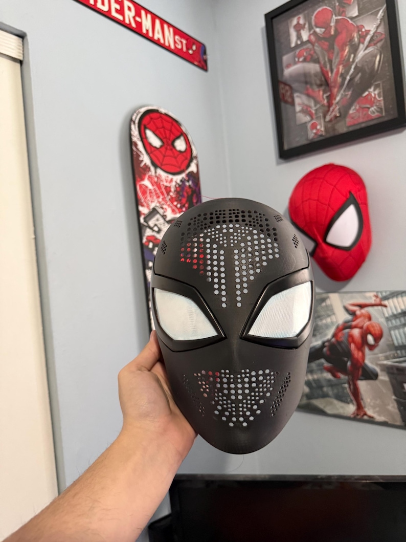 Spiderman Face Shell – Magnetic Lenses, Vented Cosplay Mask Frame (Raw or Finished) imagen 1