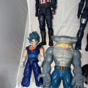 Gran lote de figuras de acción de Marvel, DC, Toy Story, Dragon Ball Z, Batman y Spiderman. imagen 2