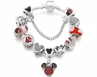 Pulsera con dijes de Mickey y Minnie Mouse de Disney - Corazones de cristal rojos - Cadena de seguridad