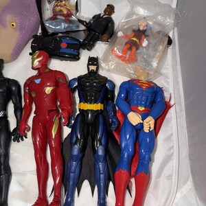 Gran lote de figuras de acción de Marvel, DC, Toy Story, Dragon Ball Z, Batman y Spiderman. imagen 5
