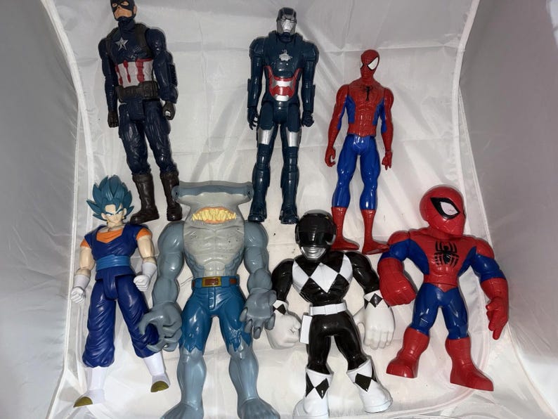 Gran lote de figuras de acción de Marvel, DC, Toy Story, Dragon Ball Z, Batman y Spiderman. imagen 6